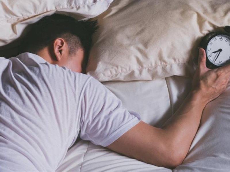 أطعمة ومشروبات تخلصك من الأرق وتجلب لك النوم العميق