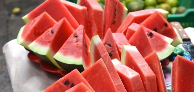 البطيخ الأحمر.. فاكهة الصيف المفضلة لإنقاص الوزن